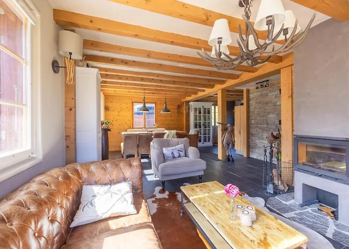 8p In The Mountains Near Area Holiday home