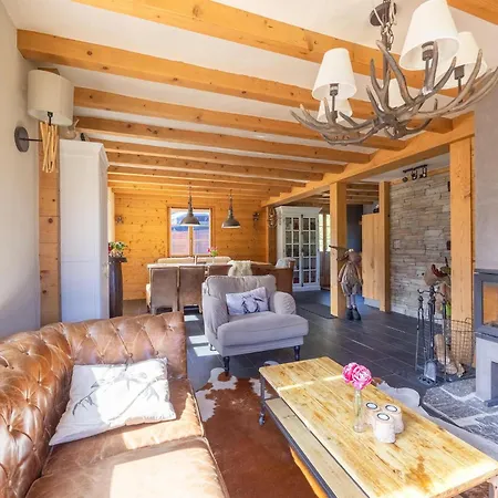 8p In The Mountains Near Area Nyaraló